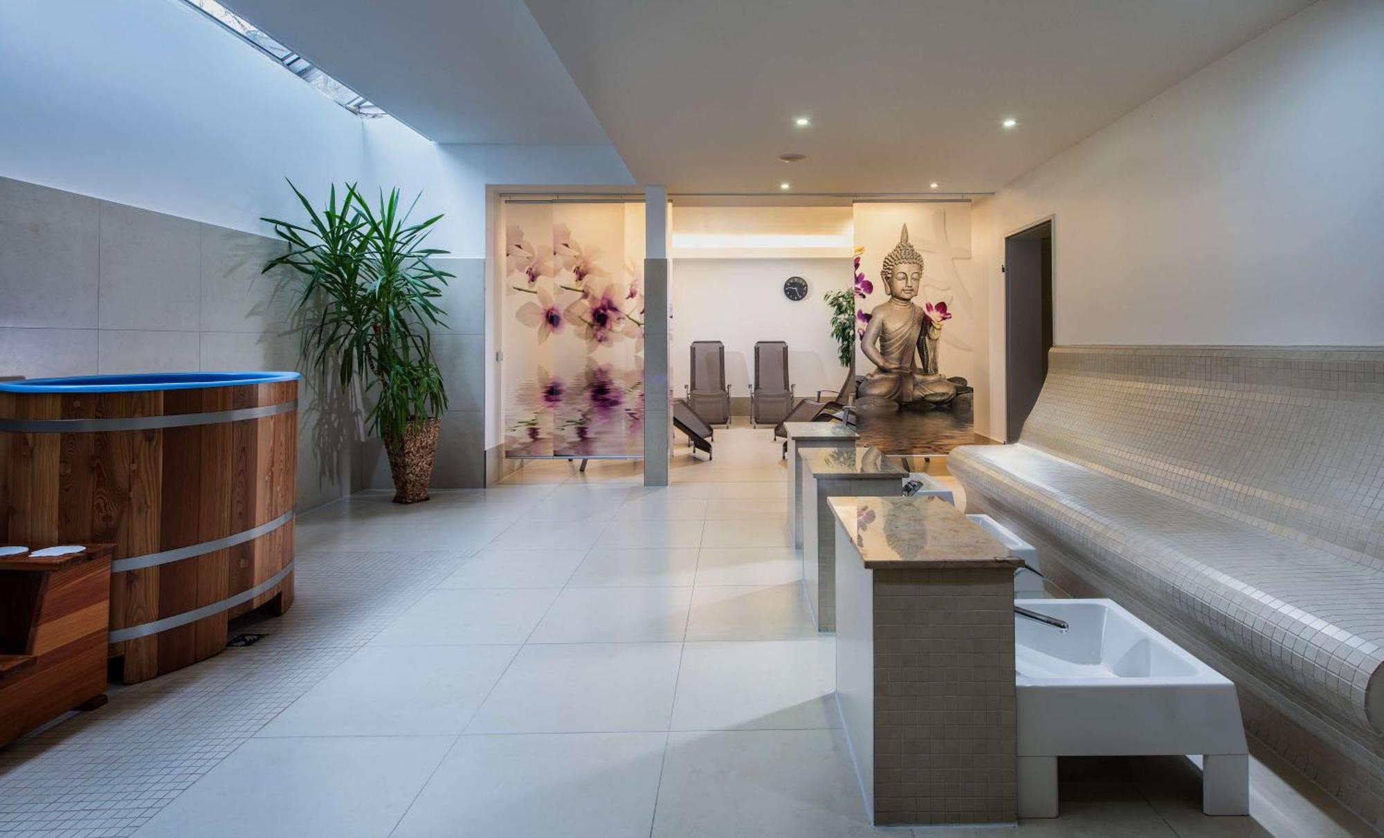 Western Seminarius Hotel 3*